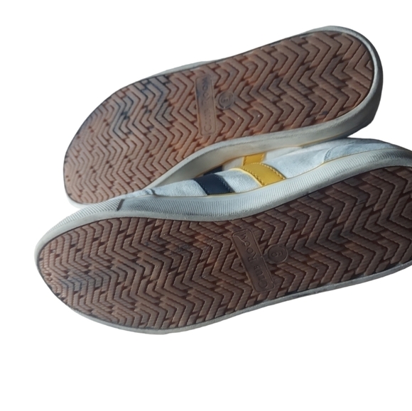 9m club room navy and yellow - Picture 7 of 7